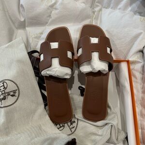 ✖️SOLD✖️ Hermes Brown Leather Slide Sandals
